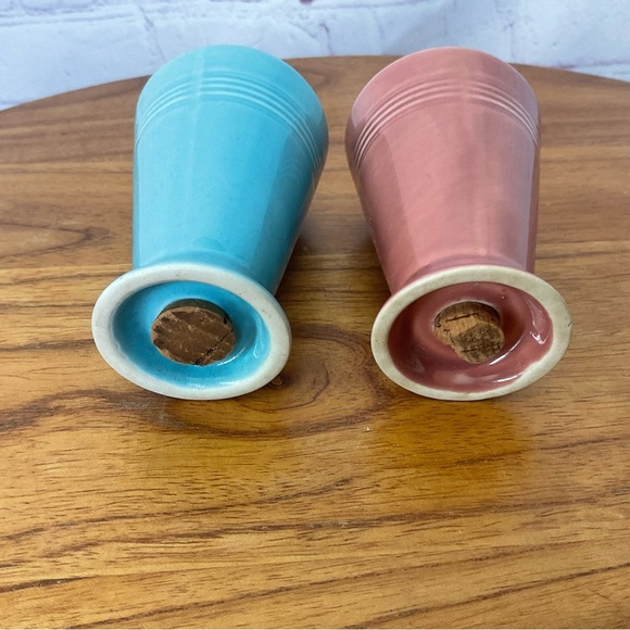 Vintage Turquoise Blue and Harlequin Red Ceramic Salt and Pepper Shakers - Picture 4 of 4